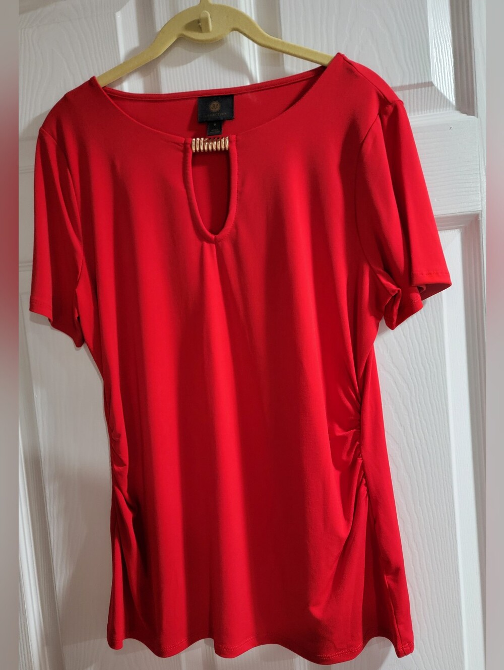 CLOSET CLEANOUT-Lot of 4 Women's Short Sleeve Tops- size Mediums- great shape - Picture 5 of 12